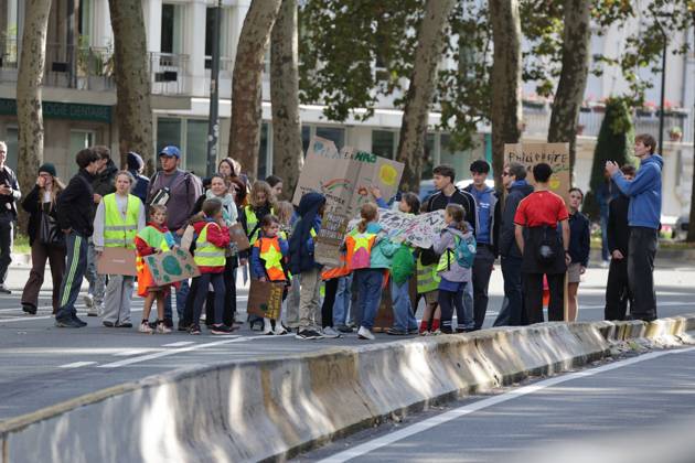 This image shows the Climate March 2026, organized by the Climate Coalition, in Brussels, on Sunday 11 October 2026. The Climate Coalition demands the federal and regional governments to stop subsidizing polluting industrial activities in Belgium and levy higher taxes on these companies. NICOLASxMAETERLINCK 189449896