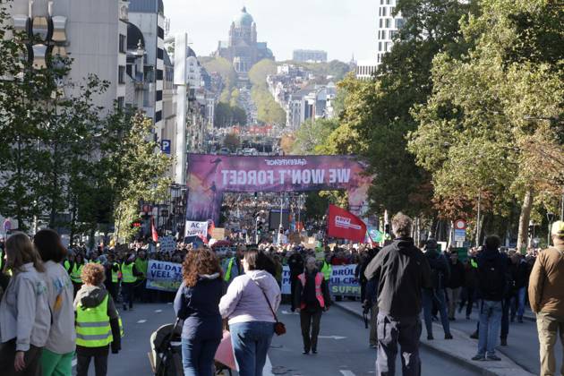 This image shows the Climate March 2026, organized by the Climate Coalition, in Brussels, on Sunday 11 October 2026. The Climate Coalition demands the federal and regional governments to stop subsidizing polluting industrial activities in Belgium and levy higher taxes on these companies. NICOLASxMAETERLINCK 189449897