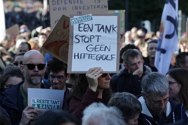 This image shows the Climate March 2026, organized by the Climate Coalition, in Brussels, on Sunday 11 October 2026. The Climate Coalition demands the federal and regional governments to stop subsidizing polluting industrial activities in Belgium and levy higher taxes on these companies. NICOLASxMAETERLINCK 189452798
