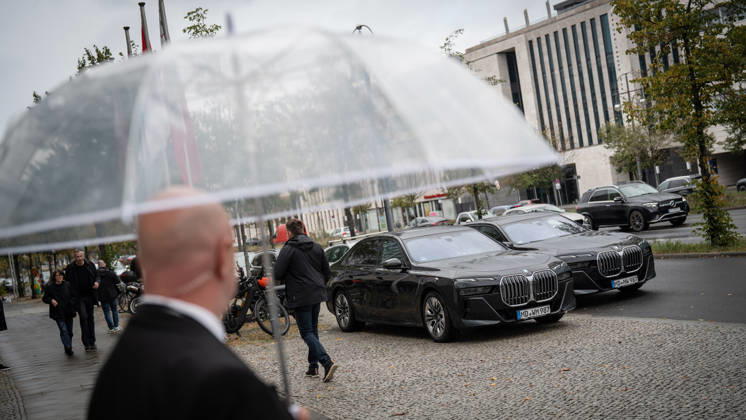BMW official vehicles from Saxony-Anhalt, used by incumbent Minister President Sven Schulze and his security detail; cars belonging to the state government parked in front of the CDU Federal Headquarters following the Minister President’s arrival at the CDU of Germany’s Executive Committee Retreat in Berlin, October 2026, Berlin, Germany, Konrad Adenauer House
