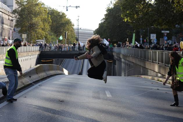 This image shows the Climate March 2026, organized by the Climate Coalition, in Brussels, on Sunday 11 October 2026. The Climate Coalition demands the federal and regional governments to stop subsidizing polluting industrial activities in Belgium and levy higher taxes on these companies. NICOLASxMAETERLINCK 189457309