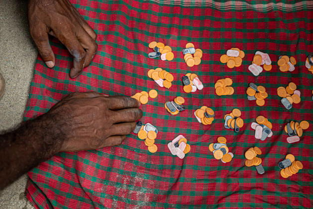 Migrant Workers Unload Sand Workers unload sand at a riverside site in Gabtoli, Dhaka, Bangladesh, on October 11, 2026. Many have left rural communities in search of employment in the capital, where daily labor provides a source of income but often involves strenuous work and limited financial security. Dhaka Bangladesh Copyright: xBipulxAhmedx originalFilename: mondol-notitle261011_npJBs