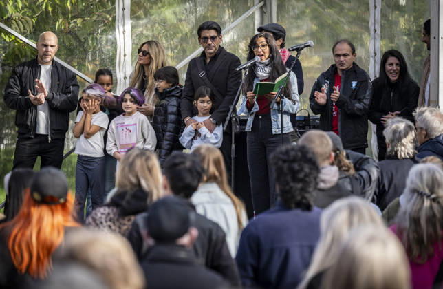 MALMÖ, October 11, 2026 — Host Shora Esmailian: The Master Narratives monument was unveiled on Sunday in Jesusparken in Malmö. Malmö’s anti-racism monument, titled Master Narratives, was created by artists Susanna Marcus Jablonski and Santiago Mostyn and consists of 168 bronze rods that support a stone block weighing nearly 30 metric tons. MALMÖ, SWEDEN x50090x Copyright: xJohanxNilssonx xTTx INVIGNING MASTER NARRATIVES - MALMÖS ANTIRASISTISKA MONUMENT jCTFqvxZ2t8