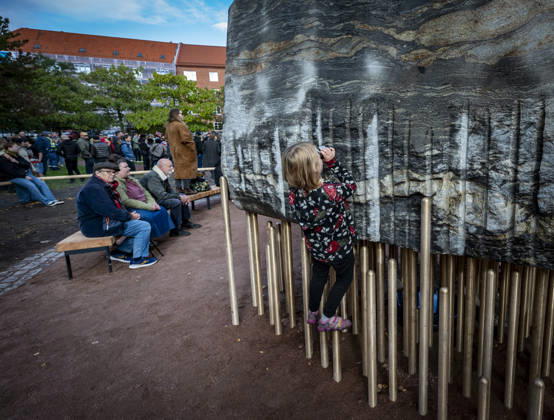 MALMÖ, October 11, 2026—168 bronze rods lift the nearly 30-metric-ton stone block. The monument Master Narratives was unveiled on Sunday in Jesusparken in Malmö. Malmö’s anti-racism monument, titled Master Narratives, was created by artistsartists Susanna Marcus Jablonski and Santiago Mostyn. MALMÖ, SWEDEN x50090x Copyright: xJohanxNilssonx xTTx INVIGNING MASTER NARRATIVES - MALMÖS ANTIRASISTISKA MONUMENT LKAxD8wKiK4
