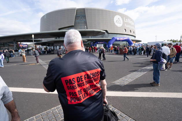 Jean-Luc Melenchon s Presidential Campaign Rally - Cournon-d’Auvergne View of supporters outside the Zenith d Auvergne during a rally of Jean-Luc Melenchon candidate of La France insoumise LFI for the 2027 French presidential election in Cournon-d Auvergne near Clermont-Ferrand in the Puy-de-Dome department in France on October 11, 2026. A giant screen had been set up outside for supporters who could not get in as about 10000 people attended the rally according to an estimate on site. Photo by Fanny Reynaud ABACAPRESS.COM Clermont-Ferrand Auvergne, auvergne rhône alpes France  Copyright: xReynaudxFanny ABACAx