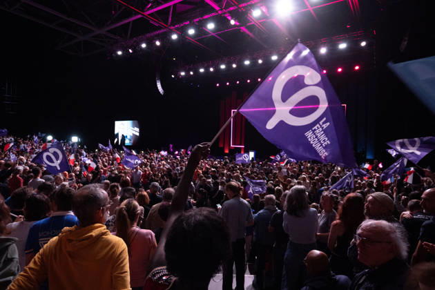 Jean-Luc Melenchon s Presidential Campaign Rally - Cournon-d’Auvergne General view of the crowded arena as Jean-Luc Melenchon candidate of La France insoumise LFI for the 2027 French presidential election took the floor at the Zenith d Auvergne in Cournon-d Auvergne near Clermont-Ferrand in the Puy-de-Dome department in France on October 11, 2026. About 10000 people attended the rally focused on youth according to an estimate on site. Photo by Fanny Reynaud ABACAPRESS.COM Clermont-Ferrand Auvergne, auvergne rhône alpes France  Copyright: xReynaudxFanny ABACAx