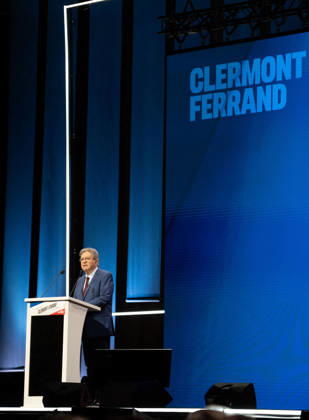 Jean-Luc Melenchon s Presidential Campaign Rally - Cournon-d’Auvergne La France Insoumise (LFI) candidate in 2027 presidential election in France Jean-Luc Melenchon speaks during a campaign rally in Cournon-d Auvergne in the Puy-de-Dome department on October 11, 2026. Photo by Fanny Reynaud ABACAPRESS.COM Clermont-Ferrand Auvergne, auvergne rhône alpes France  Copyright: xReynaudxFanny ABACAx
