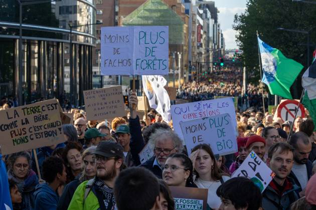 This image shows the Climate March 2026, organized by the Climate Coalition, in Brussels, on Sunday 11 October 2026. The Climate Coalition demands the federal and regional governments to stop subsidizing polluting industrial activities in Belgium and levy higher taxes on these companies. NICOLASxMAETERLINCK 189472007