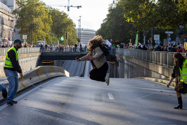 This image shows the Climate March 2026, organized by the Climate Coalition, in Brussels, on Sunday 11 October 2026. The Climate Coalition demands the federal and regional governments to stop subsidizing polluting industrial activities in Belgium and levy higher taxes on these companies. NICOLASxMAETERLINCK 189472072