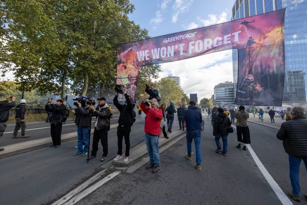 This image shows the Climate March 2026, organized by the Climate Coalition, in Brussels, on Sunday 11 October 2026. The Climate Coalition demands the federal and regional governments to stop subsidizing polluting industrial activities in Belgium and levy higher taxes on these companies. NICOLASxMAETERLINCK 189471887