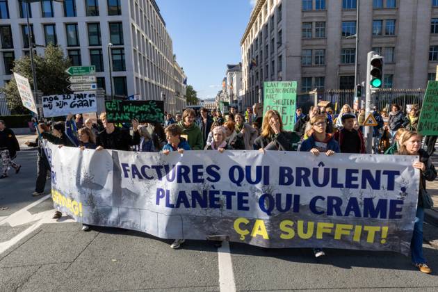 This image shows the Climate March 2026, organized by the Climate Coalition, in Brussels, on Sunday 11 October 2026. The Climate Coalition demands the federal and regional governments to stop subsidizing polluting industrial activities in Belgium and levy higher taxes on these companies. NICOLASxMAETERLINCK 189471983