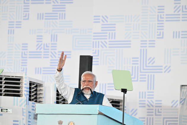 Indian Politics CHENNAI METRO PHASE-II INAUGURATION & JOINT RIDE CHENNAI, TAMIL NADU: Prime Minister Narendra Modi alongside Tamil Nadu Chief Minister C. Joseph Vijay waves to the gathering during the flagging-off ceremony of the Phase II network of the Chennai Metro Rail Project at the Porur Bypass Metro Rail Station on Sunday, October 11, 2026. PM Modi and CM Vijay subsequently undertook a joint metro ride from Porur Bypass Station to Poonamallee Bypass Station and back, marking the official opening of the ₹4,900-crore, 14.6-km Poonamallee Vadapalani elevated stretch. The high-profile event marked the first joint public appearance of the two leaders following Vijay s recent victory in the Tamil Nadu Assembly elections. Chennai INDIA Copyright: xSeshadrixSukumarx