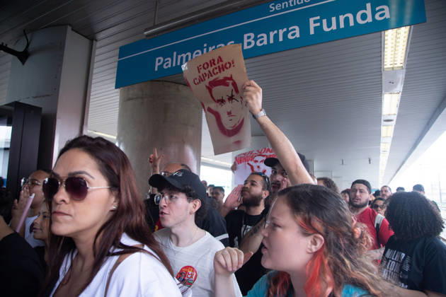 SaO PAULO, SP - 11.10.2026: ATO EM APOIO A LULA SP - Students, social movements and supporters of President Luiz Inacio Lula da Silva are holding an event throughout this Sunday (11) in anticipation of the second round of elections. With a gathering in front of MASP, the event continues to Praca Roosevelt, in the central area of Sao Paulo, SP. x3028832x  RodileixMorais