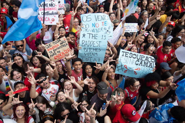 SaO PAULO, SP - 11.10.2026: ATO EM APOIO A LULA SP - Students, social movements and supporters of President Luiz Inacio Lula da Silva are holding an event throughout this Sunday (11) in anticipation of the second round of elections. With a gathering in front of MASP, the event continues to Praca Roosevelt, in the central area of Sao Paulo, SP. x3028835x  RodileixMorais