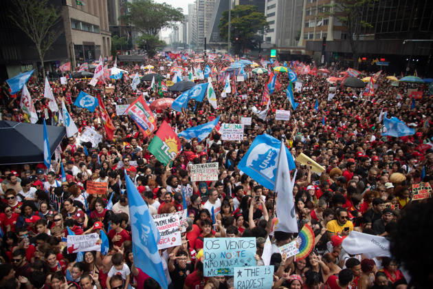 SaO PAULO, SP - 11.10.2026: ATO EM APOIO A LULA SP - Students, social movements and supporters of President Luiz Inacio Lula da Silva are holding an event throughout this Sunday (11) in anticipation of the second round of elections. With a gathering in front of MASP, the event continues to Praca Roosevelt, in the central area of Sao Paulo, SP. x3028836x  RodileixMorais