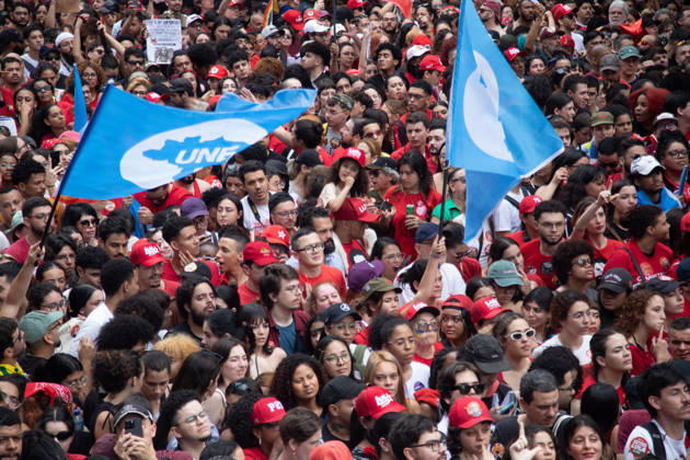 SaO PAULO, SP - 11.10.2026: ATO EM APOIO A LULA SP - Students, social movements and supporters of President Luiz Inacio Lula da Silva are holding an event throughout this Sunday (11) in anticipation of the second round of elections. With a gathering in front of MASP, the event continues to Praca Roosevelt, in the central area of Sao Paulo, SP. x3028837x  RodileixMorais