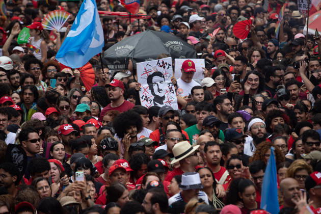 SaO PAULO, SP - 11.10.2026: ATO EM APOIO A LULA SP - Students, social movements and supporters of President Luiz Inacio Lula da Silva are holding an event throughout this Sunday (11) in anticipation of the second round of elections. With a gathering in front of MASP, the event continues to Praca Roosevelt, in the central area of Sao Paulo, SP. x3028840x  RodileixMorais