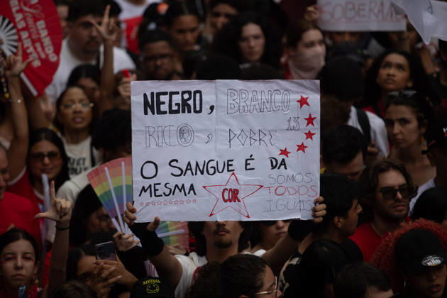 SaO PAULO, SP - 11.10.2026: ATO EM APOIO A LULA SP - Students, social movements and supporters of President Luiz Inacio Lula da Silva are holding an event throughout this Sunday (11) in anticipation of the second round of elections. With a gathering in front of MASP, the event continues to Praca Roosevelt, in the central area of Sao Paulo, SP. x3028844x  RodileixMorais