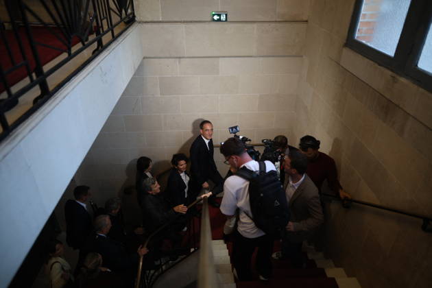 Announcement of the result for the first round of Socialist and Democratic Left primary - Paris Candidate in the Socialist (PS) and centre-left Place Publique (PP) parties primary Raphael Glucksmann arrives after the announcement of the result for the first round of voting in the primary organized by the Socialist Party, Place Publique (PP), and the Republican and Socialist Left, ahead of France s 2027 presidential election, at Solaris in Paris, France on October 11, 2026. Candidate in the Socialist (PS) and centre-left Place Publique (PP) parties primary ahead of France s 2027 presidential election and MEP Raphaël Glucksmann was elected on October 11 2026. Photo by Raphael Lafargue ABACAPRESS.COM Paris France  Copyright: xLafarguexRaphael ABACAx