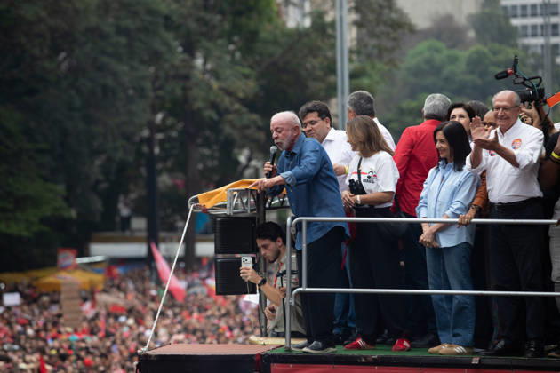 SaO PAULO, SP - 11.10.2026: ATO EM APOIO A LULA SP - Students, social movements and supporters of President Luiz Inacio Lula da Silva are holding an event throughout this Sunday (11) in anticipation of the second round of elections. With a gathering in front of MASP, the event continues to Praca Roosevelt, in the central area of Sao Paulo, SP. x3028922x  RodileixMorais