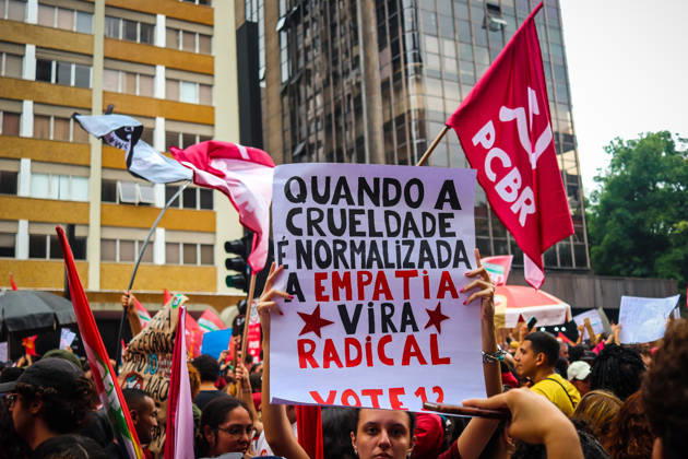 SaO PAULO, SP - 11.10.2026: LULA REuNE APOIADORES NA AVENIDA PAULISTA - Protesters gather this Sunday (11) on Avenida Paulista, in Sao Paulo (SP), during a campaign event for President Luiz Inacio Lula da Silva. The mobilization takes place in front of MASP and brings together supporters and political leaders in the second round of the 2026 Elections. x3029179x Angà licaxAlves