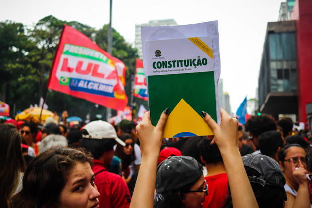 SaO PAULO, SP - 11.10.2026: LULA REuNE APOIADORES NA AVENIDA PAULISTA - Protesters gather this Sunday (11) on Avenida Paulista, in Sao Paulo (SP), during a campaign event for President Luiz Inacio Lula da Silva. The mobilization takes place in front of MASP and brings together supporters and political leaders in the second round of the 2026 Elections. x3029180x Angà licaxAlves