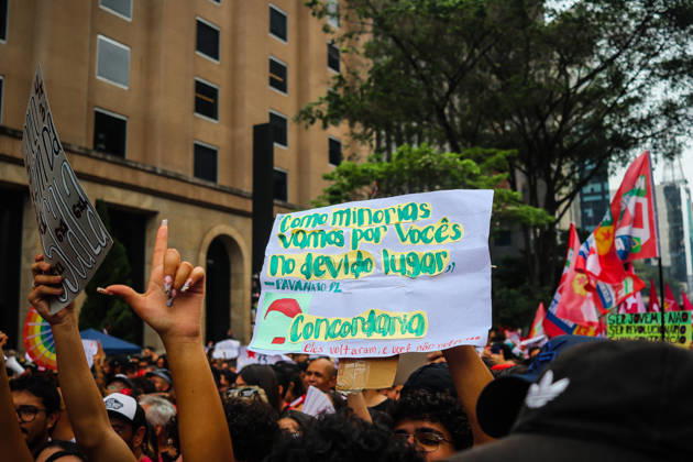 SaO PAULO, SP - 11.10.2026: LULA REuNE APOIADORES NA AVENIDA PAULISTA - Protesters gather this Sunday (11) on Avenida Paulista, in Sao Paulo (SP), during a campaign event for President Luiz Inacio Lula da Silva. The mobilization takes place in front of MASP and brings together supporters and political leaders in the second round of the 2026 Elections. x3029181x Angà licaxAlves