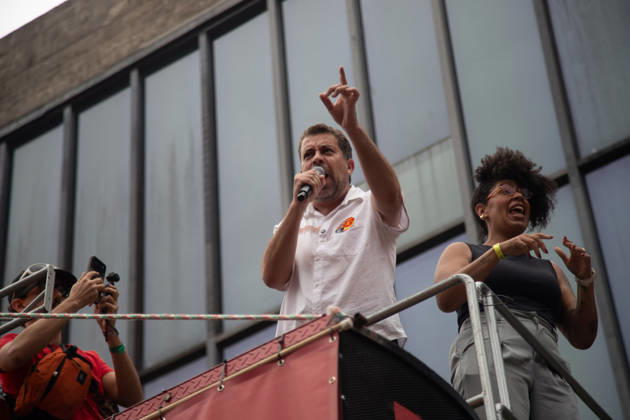 SaO PAULO, SP - 11.10.2026: ATO EM APOIO A LULA SP - Students, social movements and supporters of President Luiz Inacio Lula da Silva are holding an event throughout this Sunday (11) in anticipation of the second round of elections. With a gathering in front of MASP, the event continues to Praca Roosevelt, in the central area of Sao Paulo, SP. x3029223x RodileixMorais