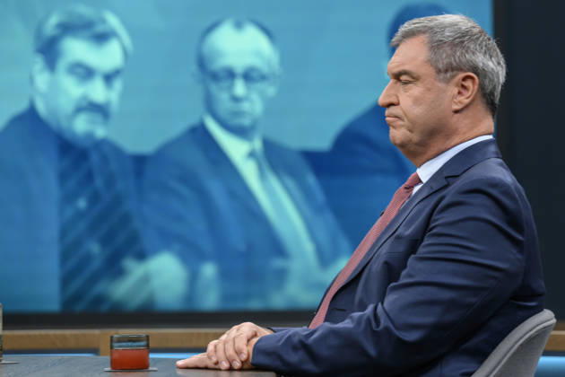 Pictured, from left: Markus Söder, Minister-President of Bavaria, CSU, GER; Berlin, studio; guest on Caren Miosga’s political talk show, TV program, Das Erste, from Studio 20 in Berlin-Adlershof, Topic: How will the government get out of the crisis, Mr. Söder, October 11, 2026, Copyright: HMBxMedia UwexKoch