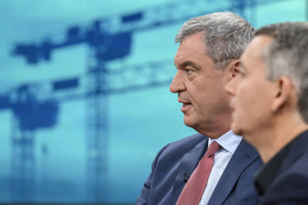 Pictured, from left: Markus Söder, Minister-President of Bavaria, CSU, GER; Berlin, studio; guest on Caren Miosga’s political talk show, TV program, Das Erste, from Studio 20 in Berlin-Adlershof, Topic: How will the government get out of the crisis, Mr. Söder, October 11, 2026, Copyright: HMBxMedia UwexKoch