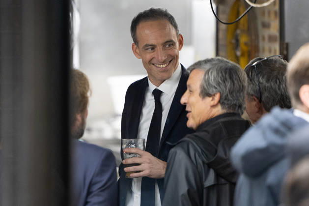 Raphael Glucksmann celebrates with his supporters after winning the Socialist and Democratic Left primary - Paris Candidate in the Socialist (PS) and centre-left Place Publique (PP) parties primary Raphael Glucksmann drinks a beer as he speaks with Senator Yannick Jadot as he meets his campaign team and supports at the bar la Cantine de Belleville as Raphael Glucksmann winning the primary organized by the Socialist Party, Place Publique (PP), and the Republican and Socialist Left, ahead of France s 2027 presidential election, in Paris on October 11, 2026. Photo by Raphael Lafargue ABACAPRESS.COM Paris France  Copyright: xLafarguexRaphael ABACAx