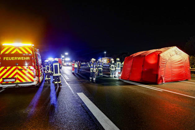 An 83-year-old man lost control of his Mercedes 300 SE classic car on the rain-slicked roadway of Highway 2. The traffic accident left 14 passengers injured; one seriously injured person was transported to the hospital by rescue helicopter. A2, View toward Lauenau. 11 passengers with minor injuries are being c