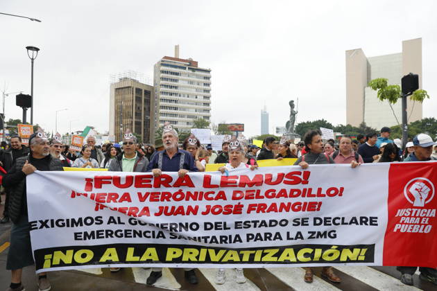 Guadalajara residents take to streets demanding clean and safe water GUADALAJARA, MEXICO - OCTOBER 11: Demonstrators march through the streets of Guadalajara, Jalisco state, Mexico, demanding clean and safe water during a massive rally on October 11, 2026. Thousands of residents mobilized to protest the severe contamination affecting the metropolitan area s drinking water supply, demanding an urgent response from local and state authorities. Stringer Anadolu Guadalajara Mexico. Editorial use only. Please get in touch for any other usage. Copyright: x2026xAnadoluxStringerx