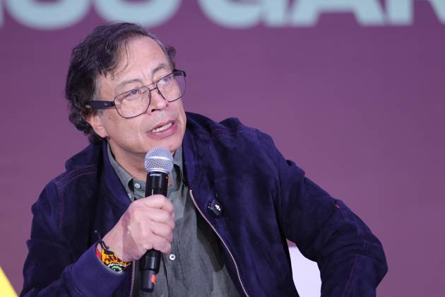 October 11, 2026: TO-45422 & x2013; Mexico City, September 29, 2026. Former Colombian President Gustavo Petro participates in the 26th Zocalo International Book Fair at the presentation of the book Nuestra Am& xe9;rica en vilo. Clasos.com.mx. - ZUMAcs4_ 20261011_faa_cs4_194 Copyright: xMikaxRoblesx