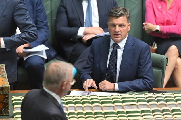 QUESTION TIME, Prime Minister Anthony Albanese and Leader of the Opposition Angus Taylor during Question Time in the House of Representatives at Parliament House in Canberra, Monday, October 12, 2026. ( NO ARCHIVING CANBERRA AUSTRALIAN CAPITAL TERRITORY Australia  Copyright: xMICKxTSIKASx 20261012198466671619