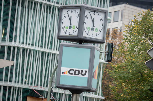 The clock in front of the Konrad Adenauer House reads five to twelve shortly before the start of the CDU Germany Executive Committee retreat in Berlin, October 2026, Berlin, Germany, Konrad Adenauer House