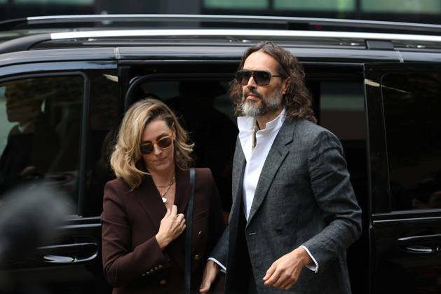 Russell Brand attends preliminary hearing on rape and sexual assault charges LONDON, UNITED KINGDOM - OCTOBER 12: Russell Brand (R), accompanied by his wife Laura Brand (L), arrives at Southwark Crown Court in London, United Kingdom, for a preliminary hearing over rape and sexual assault charges against him, on October 12, 2026. Zeynep Demir Anadolu London United Kingdom. Editorial use only. Please get in touch for any other usage. Copyright: x2026xAnadoluxZeynepxDemirx