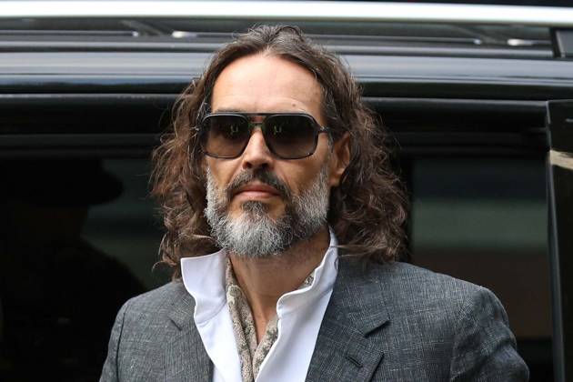 Russell Brand attends preliminary hearing on rape and sexual assault charges LONDON, UNITED KINGDOM - OCTOBER 12: Russell Brand, accompanied by his wife Laura Brand (not seen), arrives at Southwark Crown Court in London, United Kingdom, for a preliminary hearing over rape and sexual assault charges against him, on October 12, 2026. Zeynep Demir Anadolu London United Kingdom. Editorial use only. Please get in touch for any other usage. Copyright: x2026xAnadoluxZeynepxDemirx