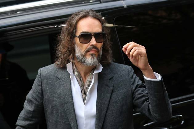 Russell Brand attends preliminary hearing on rape and sexual assault charges LONDON, UNITED KINGDOM - OCTOBER 12: Russell Brand, accompanied by his wife Laura Brand (not seen), arrives at Southwark Crown Court in London, United Kingdom, for a preliminary hearing over rape and sexual assault charges against him, on October 12, 2026. Zeynep Demir Anadolu London United Kingdom. Editorial use only. Please get in touch for any other usage. Copyright: x2026xAnadoluxZeynepxDemirx