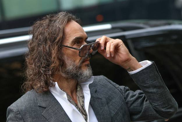 Russell Brand attends preliminary hearing on rape and sexual assault charges LONDON, UNITED KINGDOM - OCTOBER 12: Russell Brand, accompanied by his wife Laura Brand (not seen), arrives at Southwark Crown Court in London, United Kingdom, for a preliminary hearing over rape and sexual assault charges against him, on October 12, 2026. Zeynep Demir Anadolu London United Kingdom. Editorial use only. Please get in touch for any other usage. Copyright: x2026xAnadoluxZeynepxDemirx