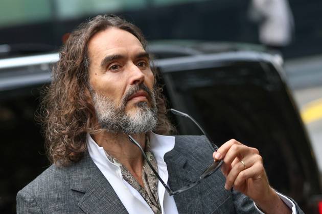 Russell Brand attends preliminary hearing on rape and sexual assault charges LONDON, UNITED KINGDOM - OCTOBER 12: Russell Brand, accompanied by his wife Laura Brand (not seen), arrives at Southwark Crown Court in London, United Kingdom, for a preliminary hearing over rape and sexual assault charges against him, on October 12, 2026. Zeynep Demir Anadolu London United Kingdom. Editorial use only. Please get in touch for any other usage. Copyright: x2026xAnadoluxZeynepxDemirx