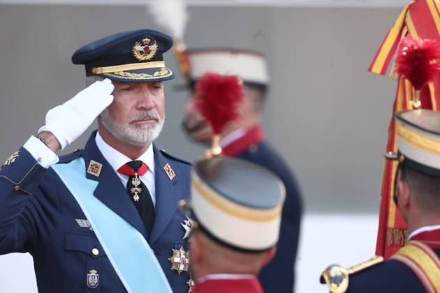 October 12 Parade for Hispanic Heritage Day King Felipe VI during the solemn ceremony honoring the national flag and the military parade for October 12, Hispanic Heritage Day, in the Plaza de Cánovas del Castillo, on October 12, 2026, in Madrid, Spain. The events begin with the raising of the flag and are followed by a tribute to those who gave their lives for the country. Subsequently, the military air and ground parades begin. Approximately 4,400 members of the Armed Forces, the security forces, and various civilian public institutions are participating this year in the parade presided over by the King and Queen. The aerial parade featured 50 fighter, training, and transport aircraft, as well as around 30 helicopters. On the ground, appr  Copyright: xEduardoxParrax 7840582