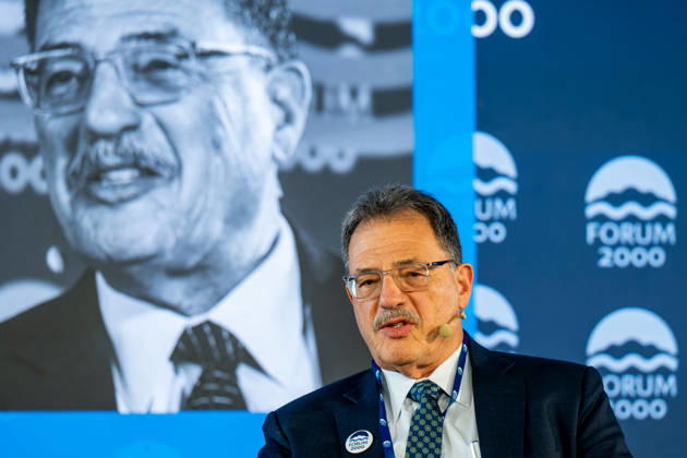 American sociologist Larry Diamond attends the 30th annual Forum 2000 conference in Prague, on October 12, 2026. (CTKxPhoto OndrejxDeml) CTKPhotoP2026101202536  CTKPhotoP2026101202536