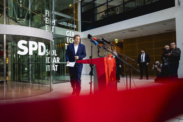 Lars Klingbeil, Vice Chancellor, Federal Minister of Finance, and SPD Party Chairman, speaks to the media in Berlin, October 12, 2026. The press conference follows the announced resignation of Bärbel Bas, Federal Minister of Labor and Social Affairs, and the resulting meeting of the SPD Executive Committee. Berlin, Germany Copyright: xJulianexSonntagx