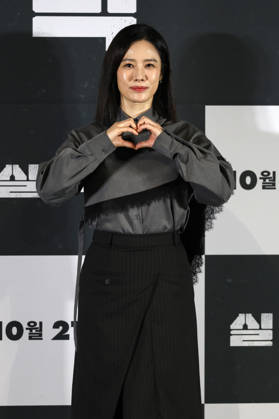 ˜Paradise Lost™ director, cast attend press conference in Seoul South Korean actor Kim Hyun-joo poses for photos during a media press conference for the movie Paradise Lost in Seoul, South Korea, on October 12, 2026. The psychological thriller film follows a mother who copes with loss through an AI version of her missing son, only to face confusion and tension when her real son mysteriously reappears after nine years. Seoul South Korea Copyright: xMatrixxImagesx xJungxUi-Chelx