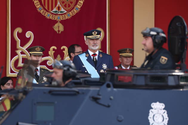 October 12 Parade for Hispanic Heritage Day King Felipe VI during the solemn ceremony honoring the national flag and the military parade for October 12, Hispanic Heritage Day, in the Plaza de Cánovas del Castillo, on October 12, 2026, in Madrid, Spain. The events begin with the raising of the flag and are followed by a tribute to those who gave their lives for the country. Subsequently, the military air and ground parades begin. Approximately 4,400 members of the Armed Forces, the security forces, and various civilian public institutions are participating this year in the parade presided over by the King and Queen. The aerial parade featured 50 fighter, training, and transport aircraft, as well as around 30 helicopters. On the ground, appr  Copyright: xEduardoxParrax 7840675