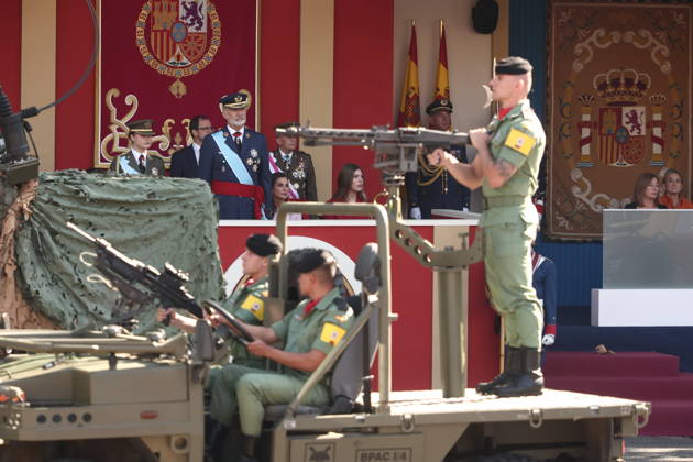 October 12 Parade for Hispanic Heritage Day King Felipe VI during the solemn ceremony honoring the national flag and the military parade for October 12, Hispanic Heritage Day, in the Plaza de Cánovas del Castillo, on October 12, 2026, in Madrid, Spain. The events begin with the raising of the flag and are followed by a tribute to those who gave their lives for the country. Subsequently, the military air and ground parades begin. Approximately 4,400 members of the Armed Forces, the security forces, and various civilian public institutions are participating this year in the parade presided over by the King and Queen. The aerial parade featured 50 fighter, training, and transport aircraft, as well as around 30 helicopters. On the ground, appr  Copyright: xEduardoxParrax 7840680