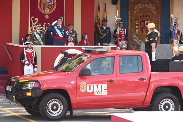 October 12 Parade for Hispanic Heritage Day King Felipe VI during the solemn ceremony honoring the national flag and the military parade for October 12, Hispanic Heritage Day, in the Plaza de Cánovas del Castillo, on October 12, 2026, in Madrid, Spain. The events begin with the raising of the flag and are followed by a tribute to those who gave their lives for the country. Subsequently, the military air and ground parades begin. Approximately 4,400 members of the Armed Forces, the security forces, and various civilian public institutions are participating this year in the parade presided over by the King and Queen. The aerial parade featured 50 fighter, training, and transport aircraft, as well as around 30 helicopters. On the ground, appr  Copyright: xEduardoxParrax 7840683