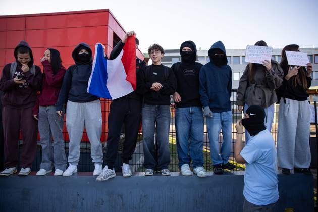 DENAIN: MOUSSERON HIGH SCHOOL PROTEST; PHOTOPQR; VOIX DU NORD; PIERRE ROUANET; OCTOBER 12, 2026; DENAIN, OCTOBER 12, 2026: National High School Student Protest Movement, blockade of high schools, high school students’ anger This Monday morning in front of Mousseron High School in Denain, along with students from Kastler PHOTO PIERRE ROUANET LA VOIX DU NORD Since late September, students across France have been holding protests against underfunding in education and have been blocking access to many high schools HAUTS-DE-FRANCE France  Copyright: xPHOTOPQR VOIXxDUxNORD MAXPPPxPIERRExROUANETx 20261012VDN0274 20261012VDN0274
