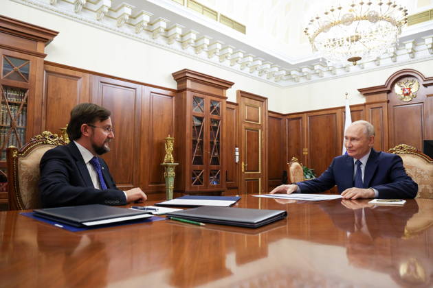 RUSSIA, MOSCOW - OCTOBER 12, 2026: Vladimir Putin (L), Russia s President, and Alexei Repik, Delovaya Rossiya Business Russia Chairman, are pictured during a meeting in the Kremlin Moscow Russia - ZUMAt113 20261012_zaa_t113_123 Copyright: xMikhailxMetzelx